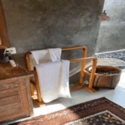 Towel rack